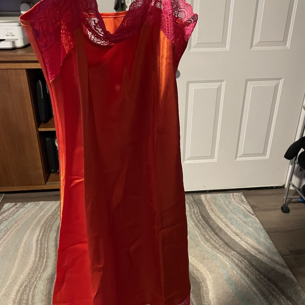 Avon Slip - Picture 4 of 4